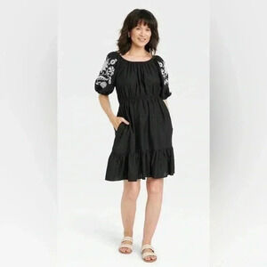 NWT Knox Rose Black Embroidered Dress